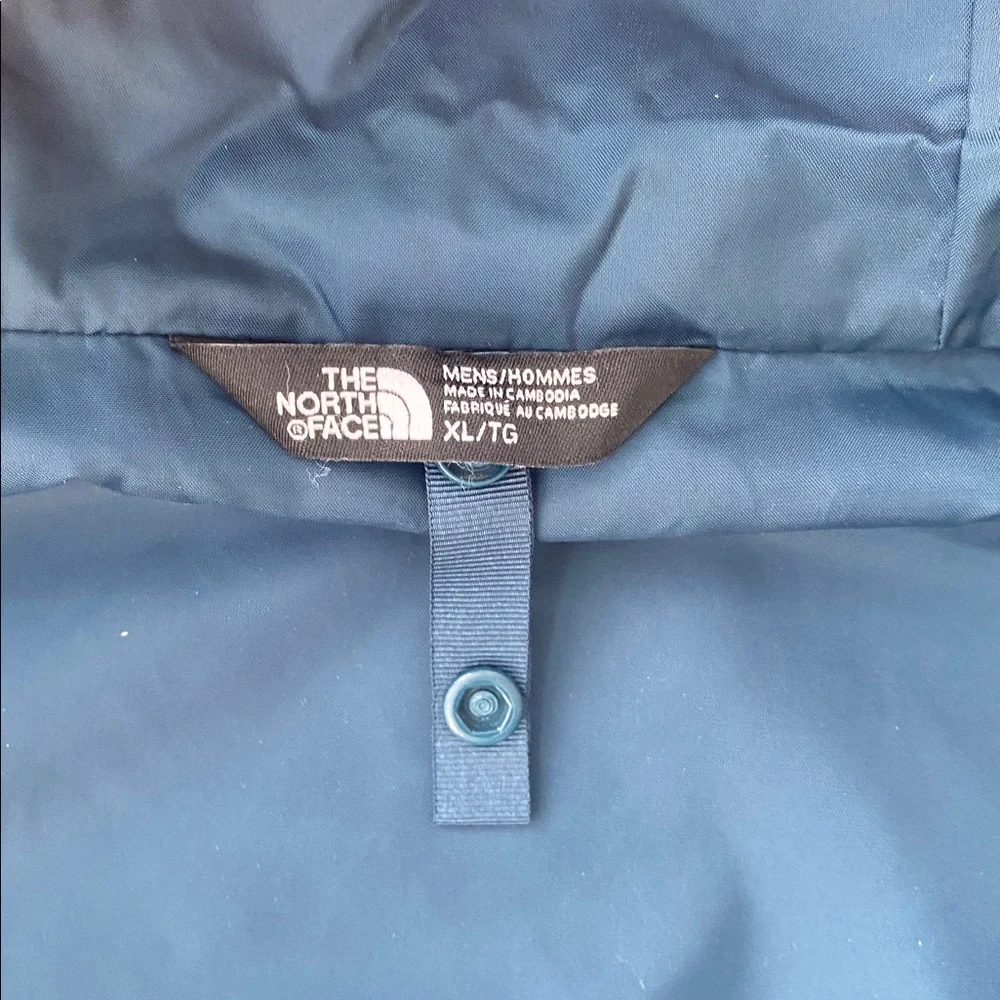 The North Face Mens XL jacket red dry vent windbreaker rain jacket granola